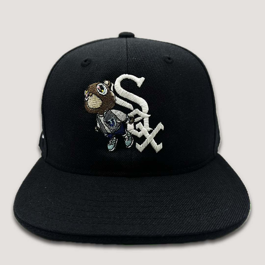 GRADUATION FITTED HAT