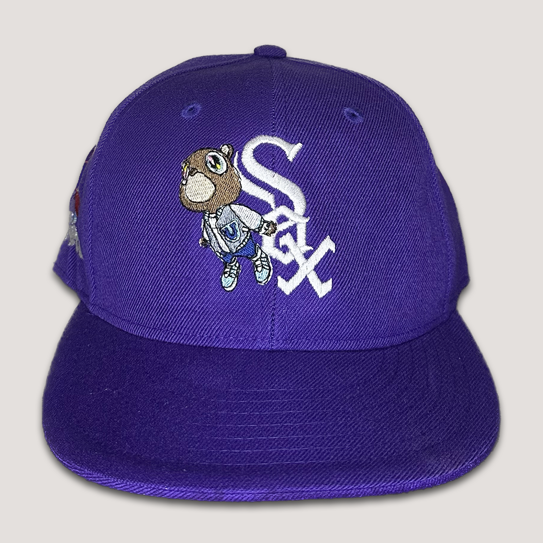 GRADUATION FITTED HAT
