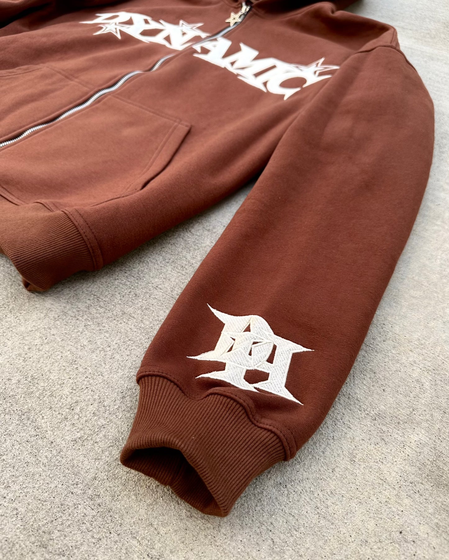 MOCHA DYNAMIC ZIP HOODIE